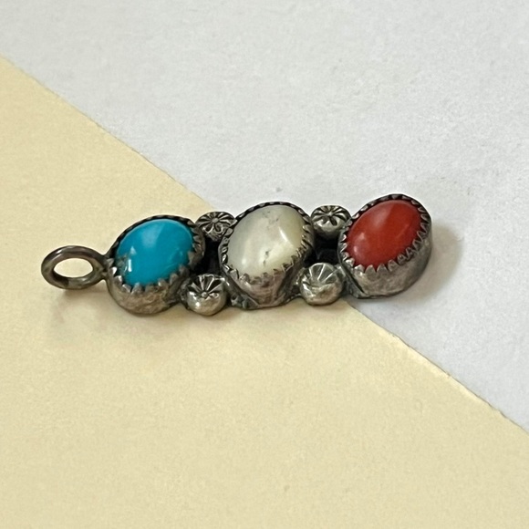 1980s vintage aztec silver turquoise red white stone necklace pendant - Picture 3 of 9